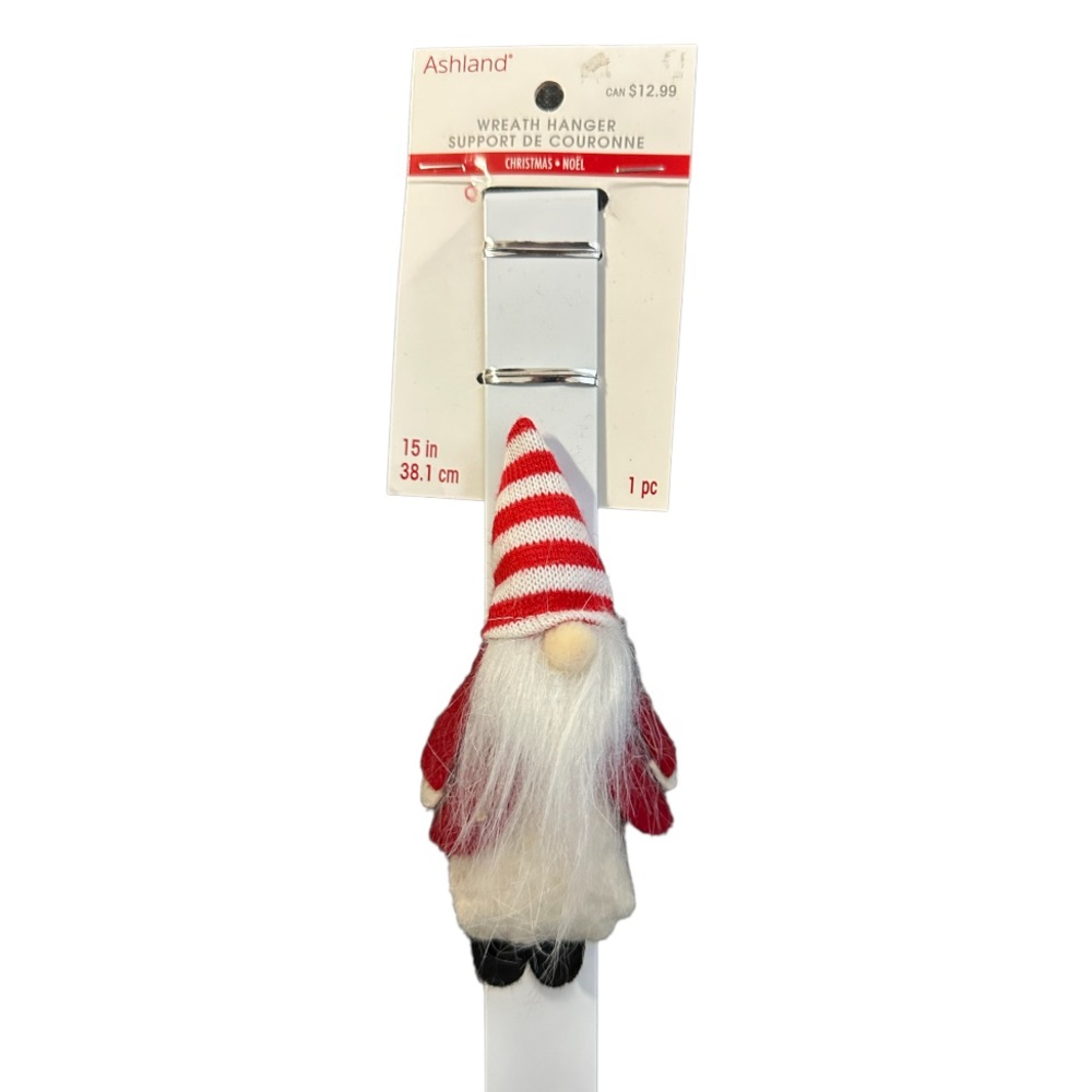 Gnome Wreath Hanger
